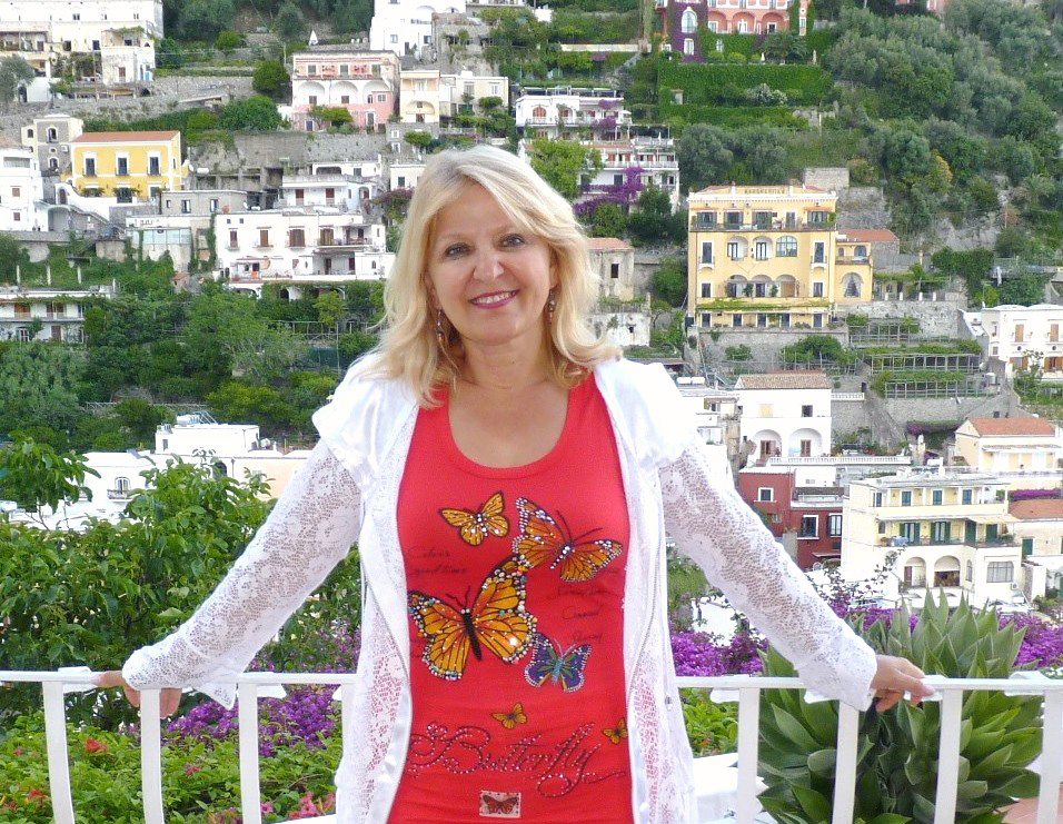 Empath, HarperCollins Bestselling Author & Trusted Relationship Expert, Helping Thousands Thrive